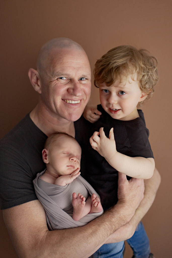 Preston, Daniel & newborn Elliott family image